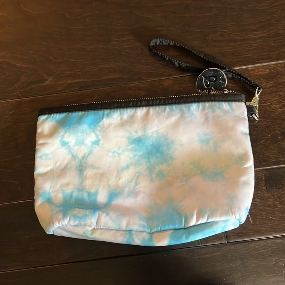 Justice cosmetic bag EUC